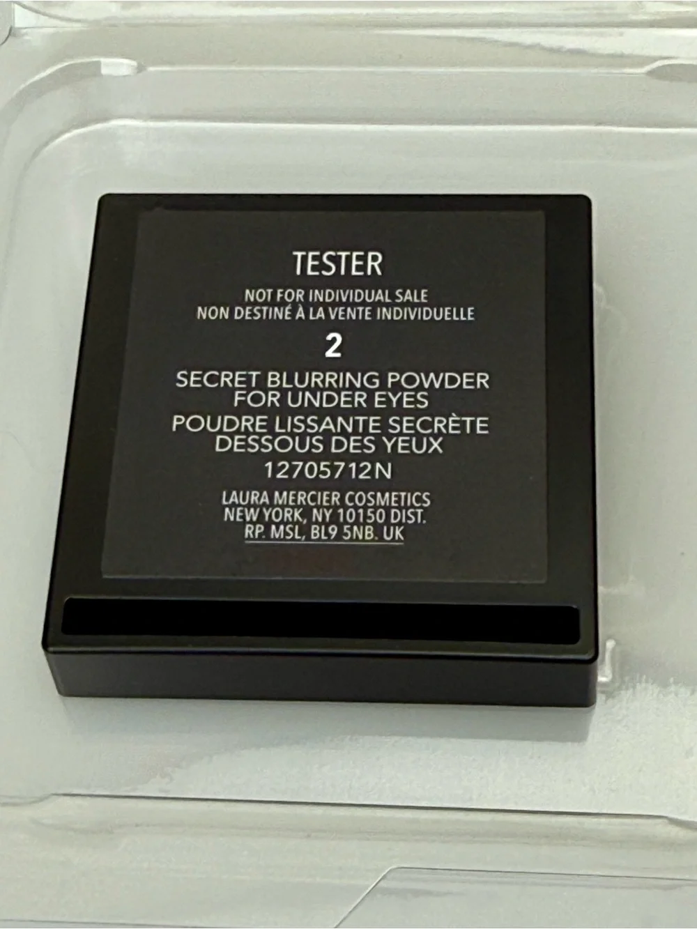 Laura Mercier • Secret Bluring Powder 2